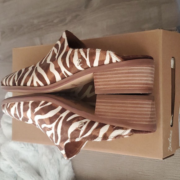 ZODIAC Zebra stripe calf hair mule slides NIB - Picture 6 of 7